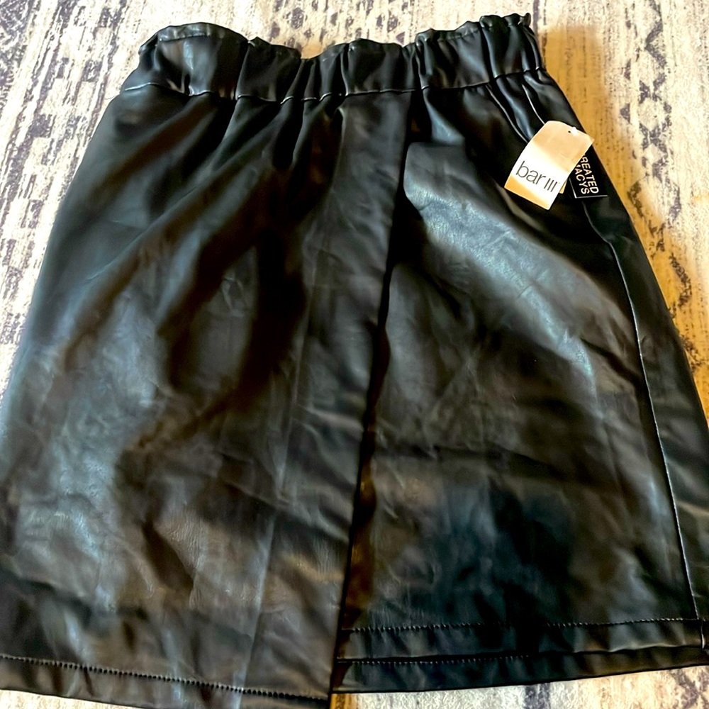 Bar lll black skirt xs NWT